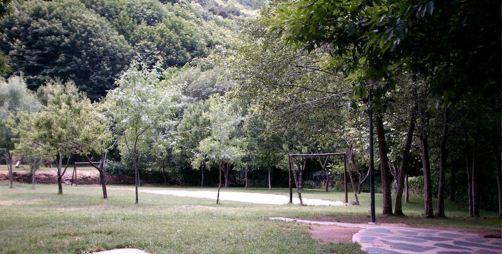 Albergue Turistico Valle Del Ambroz Хервас Экстерьер фото