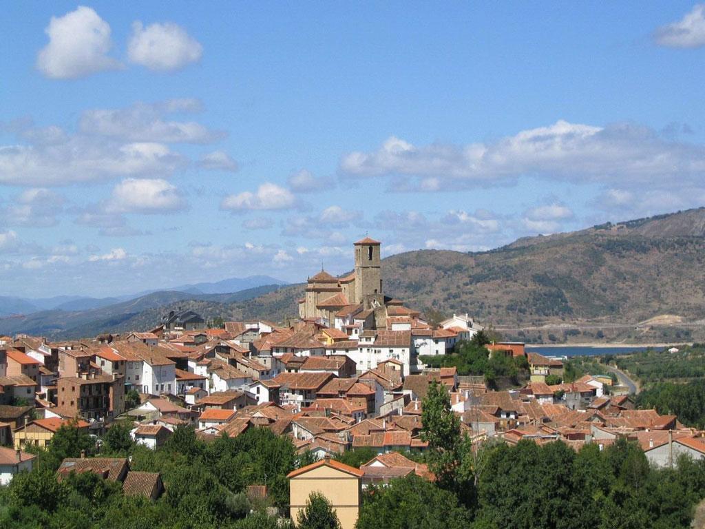 Albergue Turistico Valle Del Ambroz Хервас Экстерьер фото